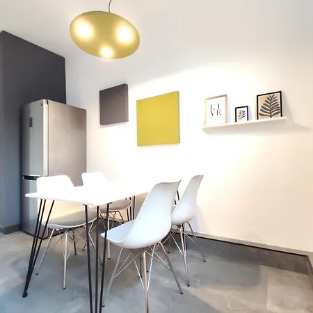 Lejlighed Grosse 65 Qm Familien- Geschaefts- Monteurwohnung, 24 Std Check-in, Parkplatz, 6 Personen, 4 Schlafzimmer, Wlan Herford