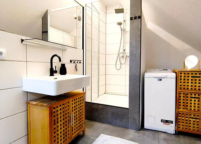 아파트 Grosse 65 Qm Projekt-&monteurwohnung 6 Betten Wlan 허포드